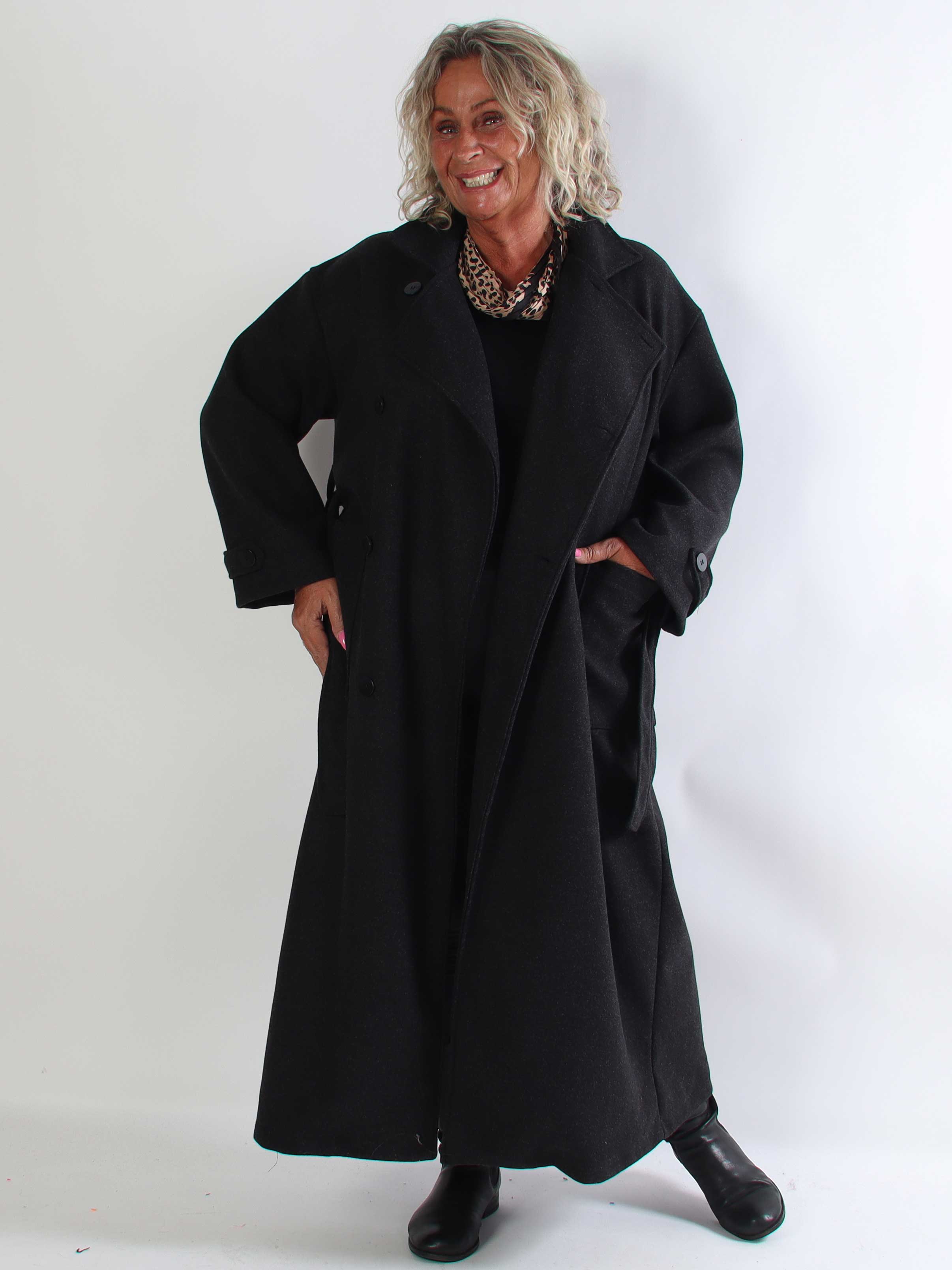Gianna - Stilfuld og blød plus size trenchcoat med store lommer
